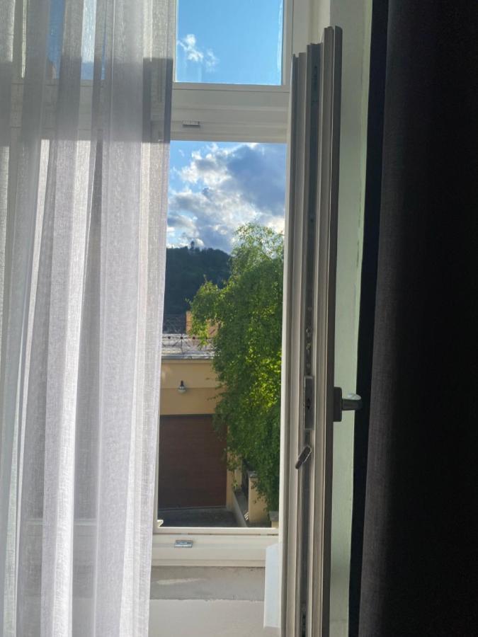 Four Rooms Carlsbad Authentic Κάρλοβι Βάρι Εξωτερικό φωτογραφία