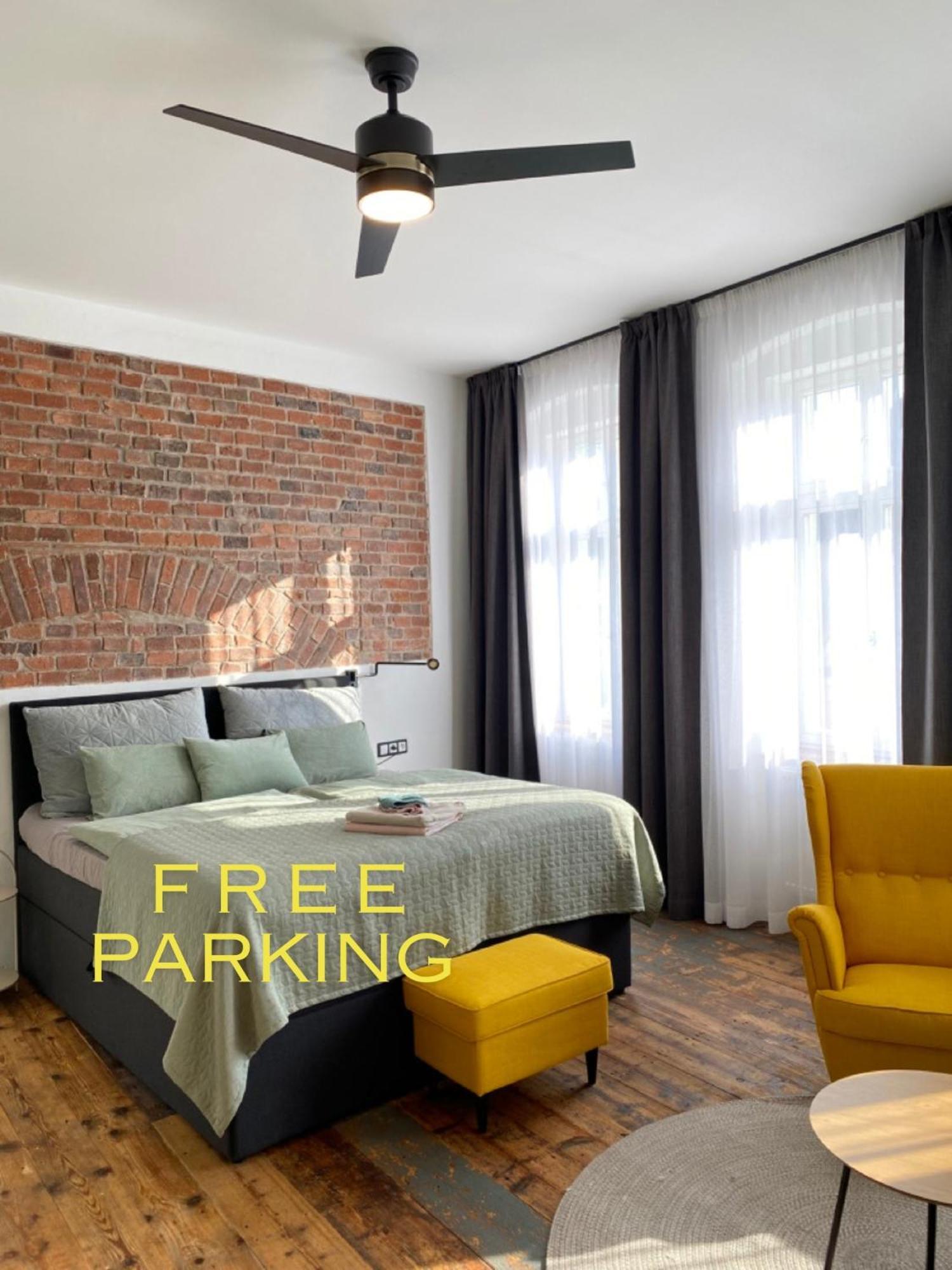 Four Rooms Carlsbad Authentic Κάρλοβι Βάρι Εξωτερικό φωτογραφία